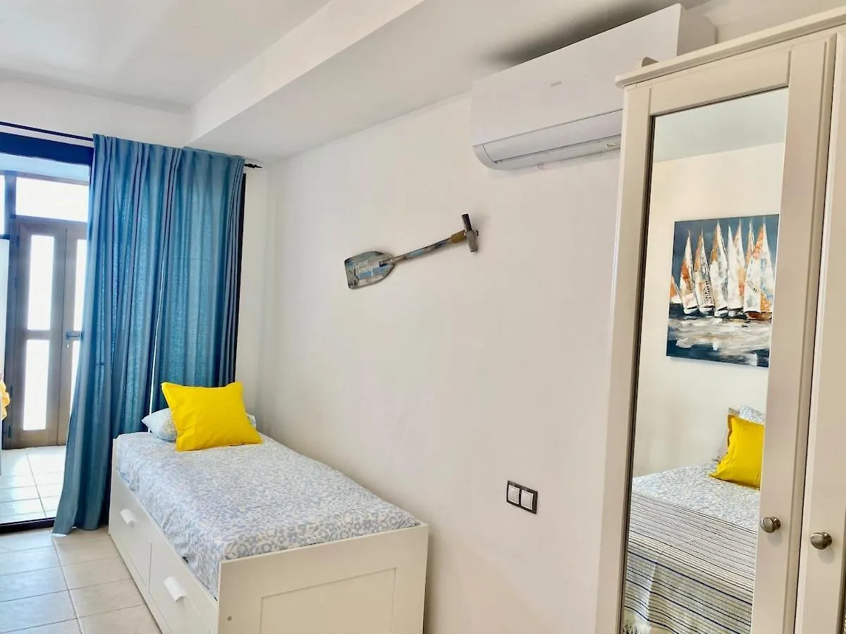 דירות אדחה Family Oasis - Oceanview Duplex, Heated Pool, Air Con ספרד