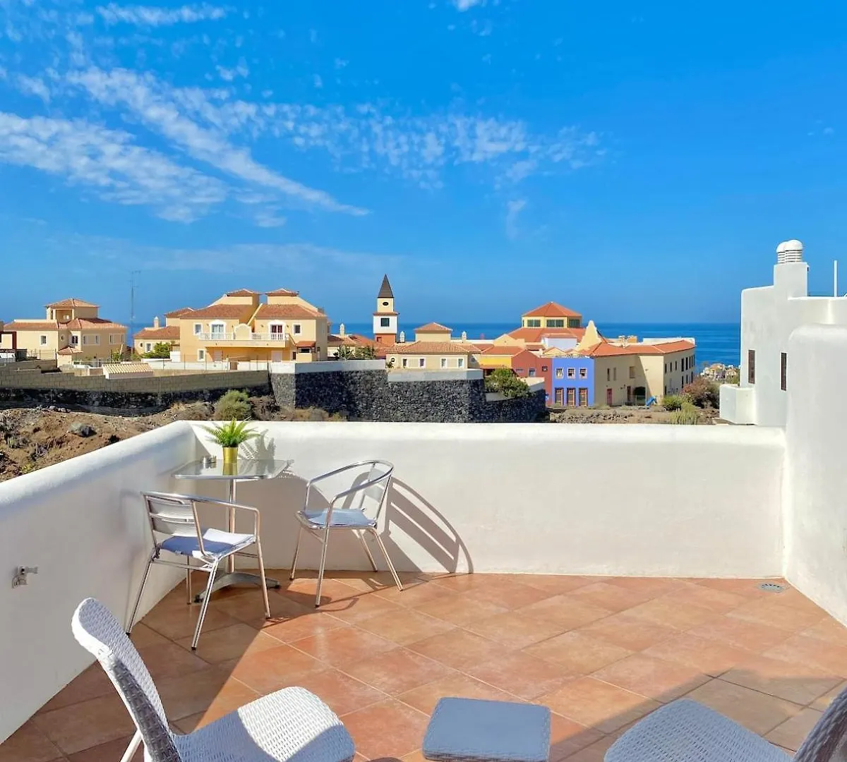 Family Oasis - Oceanview Duplex, Heated Pool, Air Con Appartement Costa Adeje  Spanje