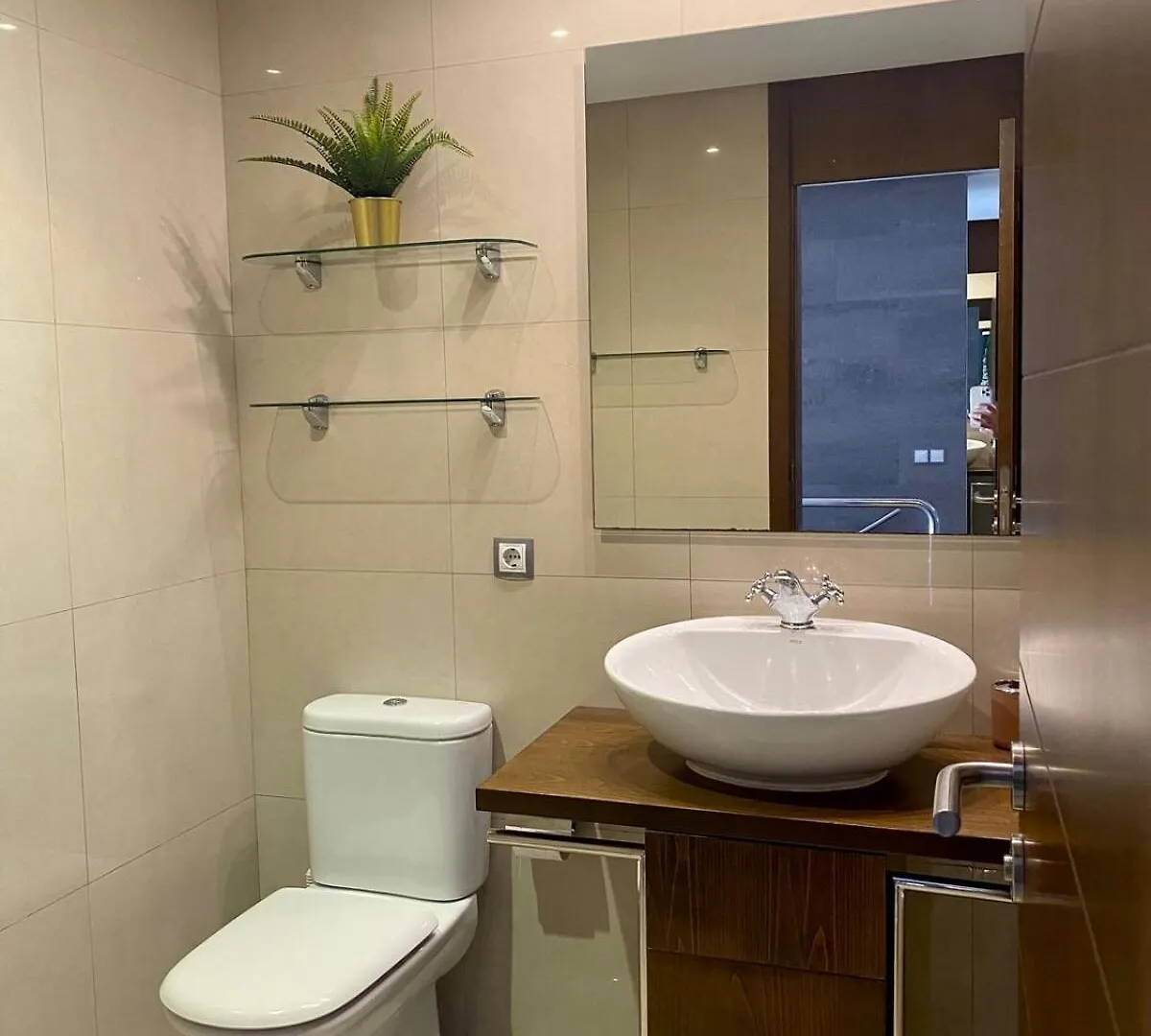 דירות אדחה Family Oasis - Oceanview Duplex, Heated Pool, Air Con