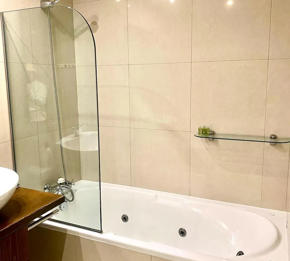 דירות אדחה Family Oasis - Oceanview Duplex, Heated Pool, Air Con ספרד