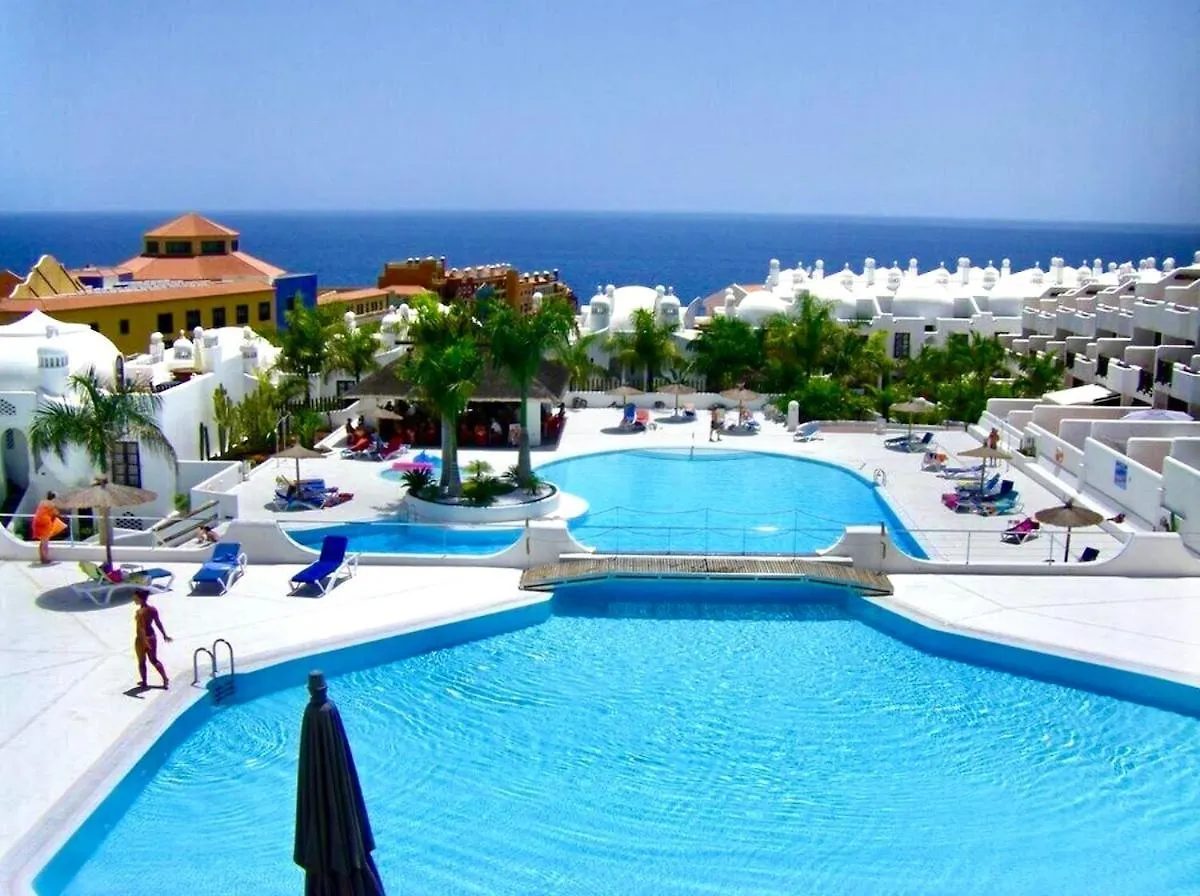 דירות אדחה Family Oasis - Oceanview Duplex, Heated Pool, Air Con