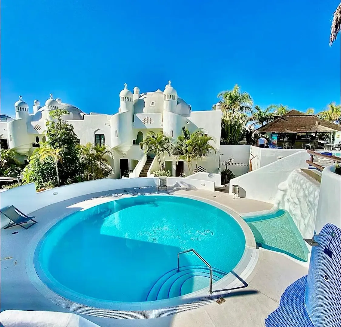 דירות אדחה Family Oasis - Oceanview Duplex, Heated Pool, Air Con