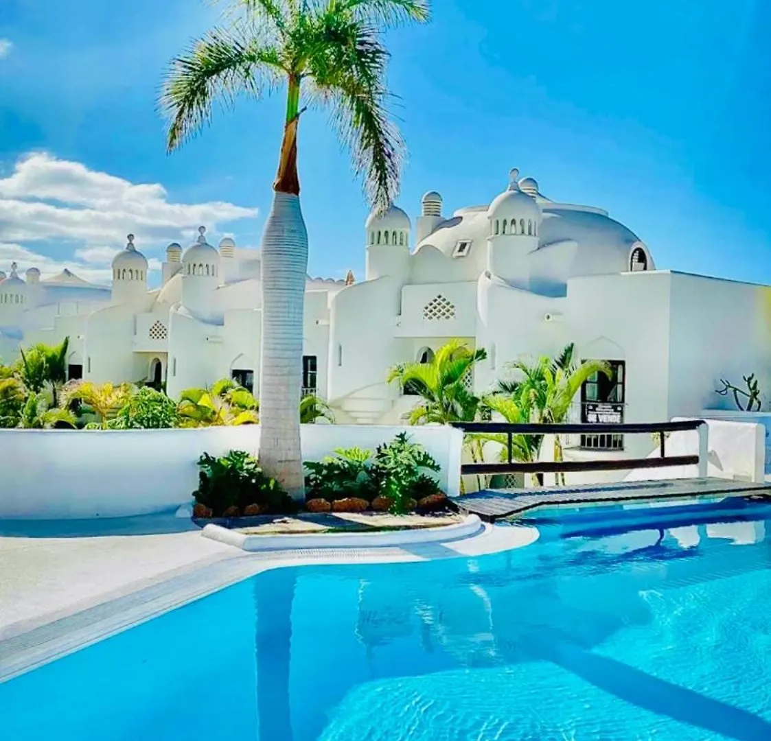 דירות אדחה Family Oasis - Oceanview Duplex, Heated Pool, Air Con